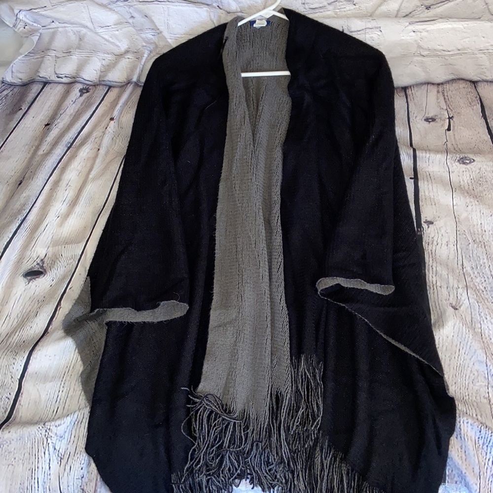 Apt 9 Black and Grey Reversible Shall